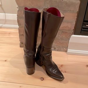 Chocolate brown western boots with 2.5 inch heal  and inside zip.